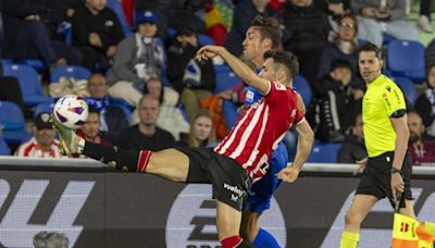 Mentar la necesidad de otro central en el Athletic y dos menos