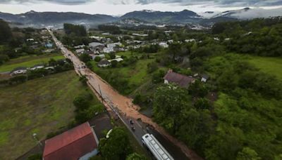 Rio atmosférico, microexplosões: a dramática situação das chuvas no RS