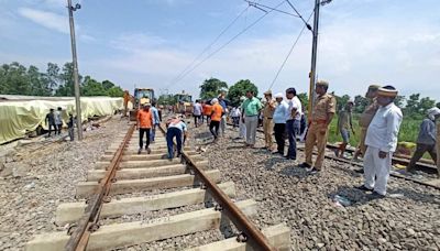 Gonda accident: Joint probe blames improper fastening of track; Railways calls it premature