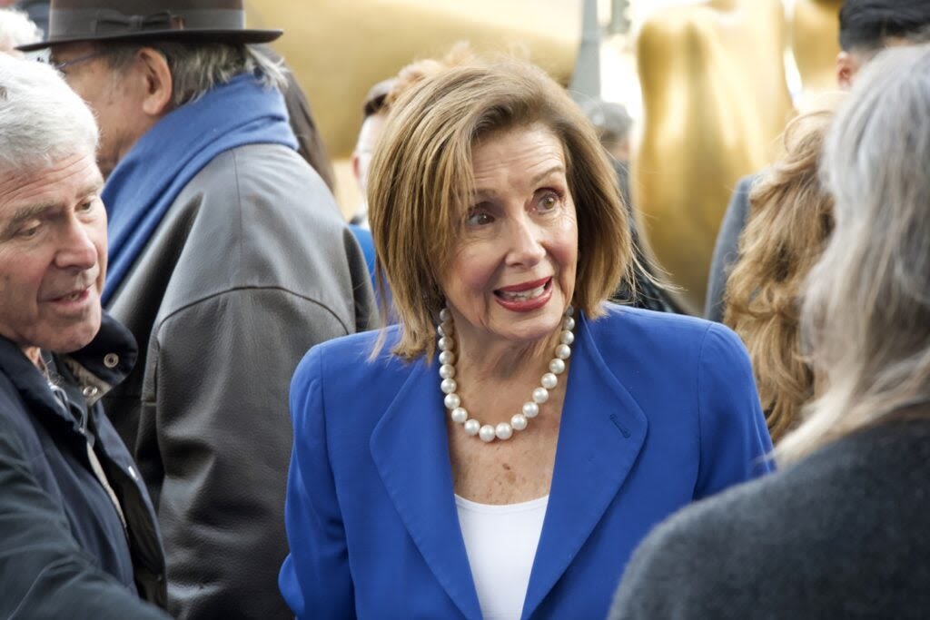 Nancy Pelosi Votes For Landmark Crypto Bill, Defies Longtime Adviser And Current SEC Commissioner Who Gave Thumbs...