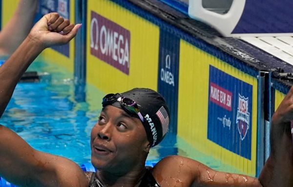 Sugar Land swimmer Simone Manuel and Olympic teammates win silver in 4x100 freestyle