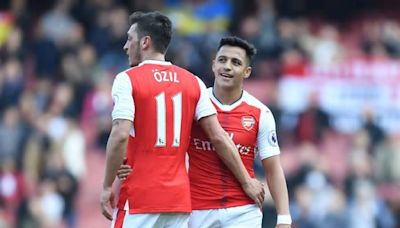 Revelan que Mesut Özil se habría reunido con Alexis Sánchez para convencerlo de fichar por club europeo