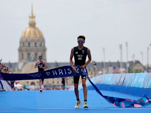 Olympics-Triathlon-Britain's Yee takes gold with thrilling 10km finish