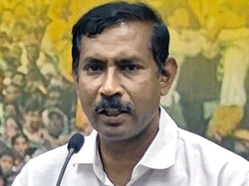 Andhra Pradesh TDP chief faults Jagan for meeting Pinnelli, who is facing charges of damaging EVM