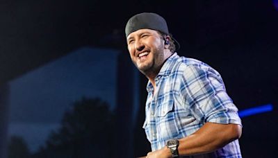 Fans Gush Over ‘Precious’ Young Fan Who Sent Luke Bryan Into Fit of Laughter by Singing Questionable Lyric