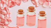 Belleza: ¿Cómo se prepara el agua de rosas y para qué sirve?