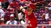 Reds outfielder Tyler Naquin donates batting gloves to Knothole City Tournament players