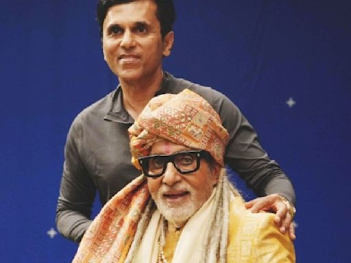 Anand Pandit Shares A BTS Snapshot From 'Fakt Purusho Maate' Featuring Superstar Amitabh Bachchan
