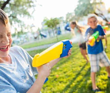 'We have to pop in' scream shoppers as store releases outdoor toys from just 50p