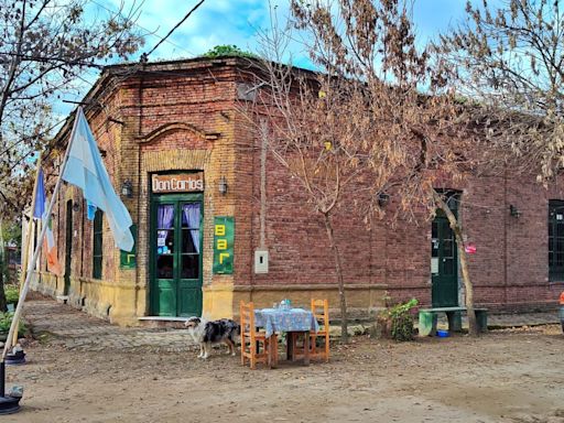 La historia del pueblo rural que está a dos horas de Buenos Aires, es ideal para una “escapada del día” y se hizo famoso por sus pastelitos