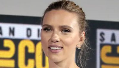 'Chocada e irritada': Scarlett Johansson bate duro na OpenIA por 'voz parecida' com a sua no ChatGPT