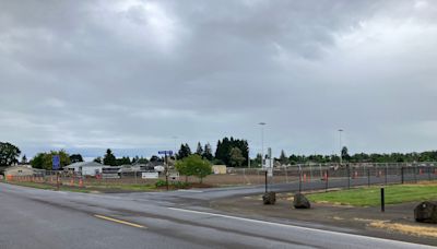 What's that under construction at Keizer Rapids Park?