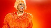 Réplica de peluca de Celia Cruz es subastada para una noble causa