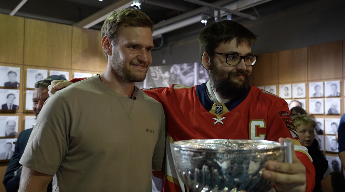 Aleksander Barkov brings Stanley Cup home, turns Tampere into 'Barkov City'