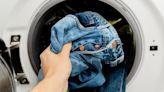 ¿Cómo se deben lavar los pantalones en la lavadora? No los desgaste por error
