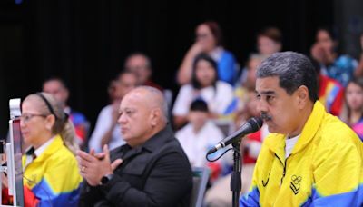 Nicolás Maduro: «En Venezuela le ganarán los votos a los bots»