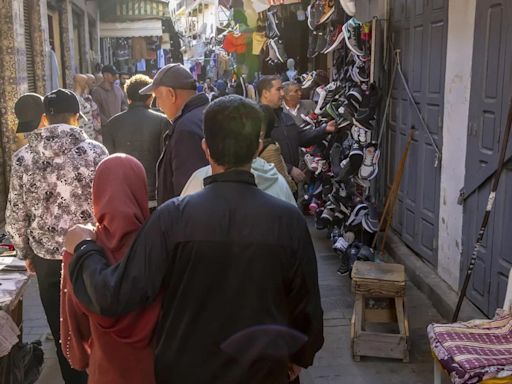 Mueren cuatro personas y otras 26 resultan heridas tras el incendio de un mercado en Fez (Marruecos)