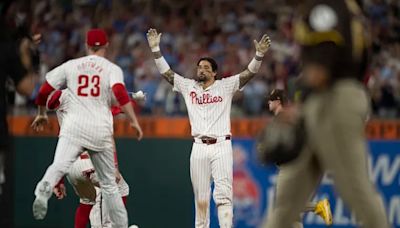 Nick Castellanos walks it off in the ninth to complete Phillies’ comeback against Padres