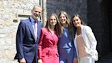 La princesa Leonor sorprende en su graduación con un minivestido-blazer y sandalias de taconazo