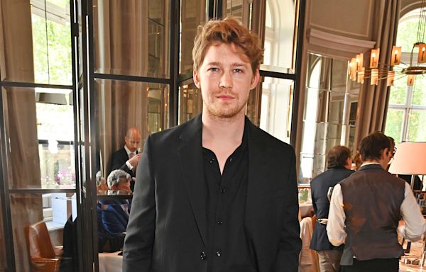 Why Joe Alwyn's new photo has fans making Taylor Swift connections