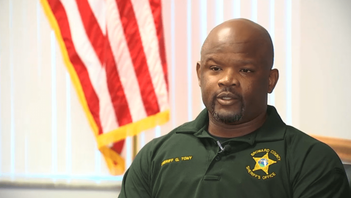 Judge urges reprimand for Broward Sheriff for not disclosing suspended license