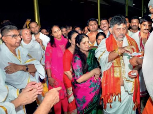 Karnataka Deputy CM posts: Ministers to take tussle to brass in Delhi | Bengaluru News - Times of India