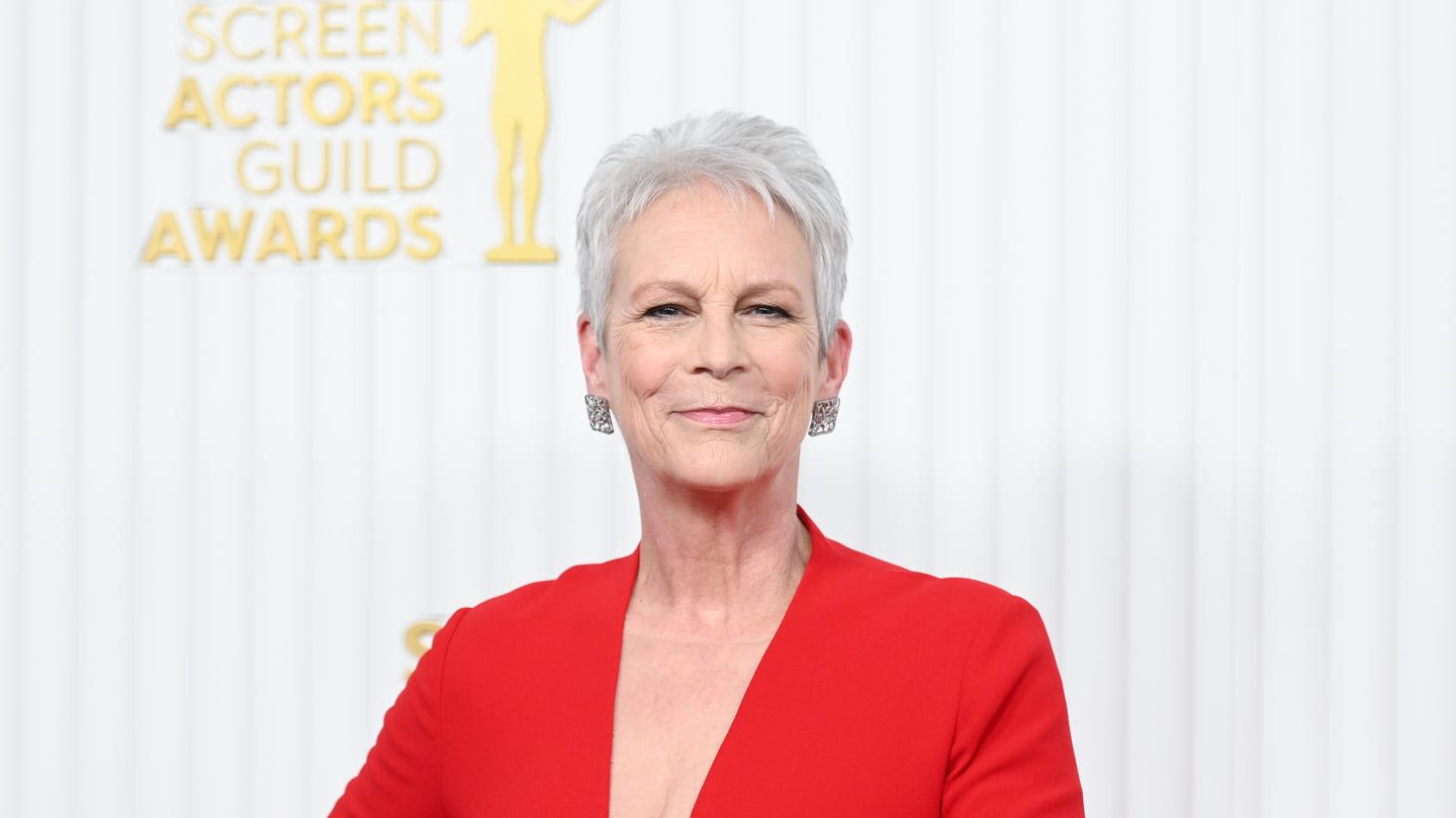 Jamie Lee Curtis Says These Eye Masks Are ‘Very Soothing’