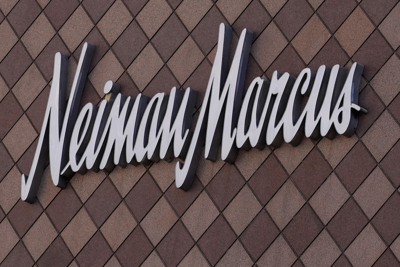 Owner of Saks Fifth Avenue to buy Neiman Marcus for $2.65 billion