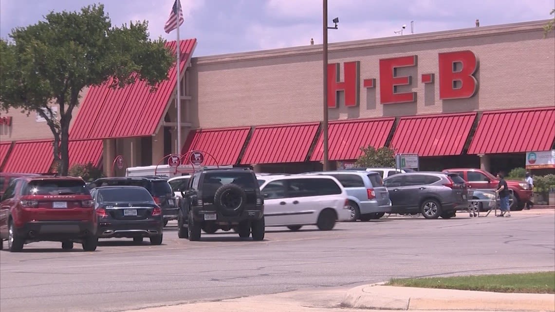 H-E-B offering discounts on frozen food to help Hurricane Beryl recovery