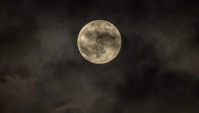 What crystals can be best for July's Full Buck Moon? All you should know