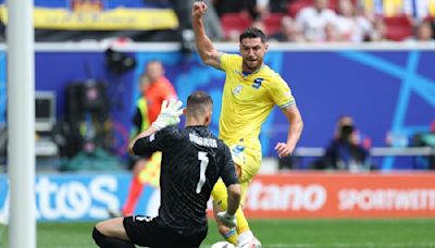 Euro 2024: Slovaks flatter to deceive as Ukraine fight to gutsy win