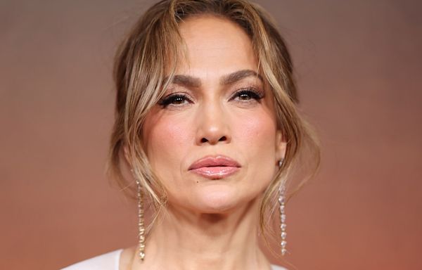 I Can't Believe Jennifer Lopez's "Naked" Nails Aren't Real
