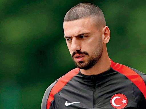Turkey condemn Demiral ban for wolf salute
