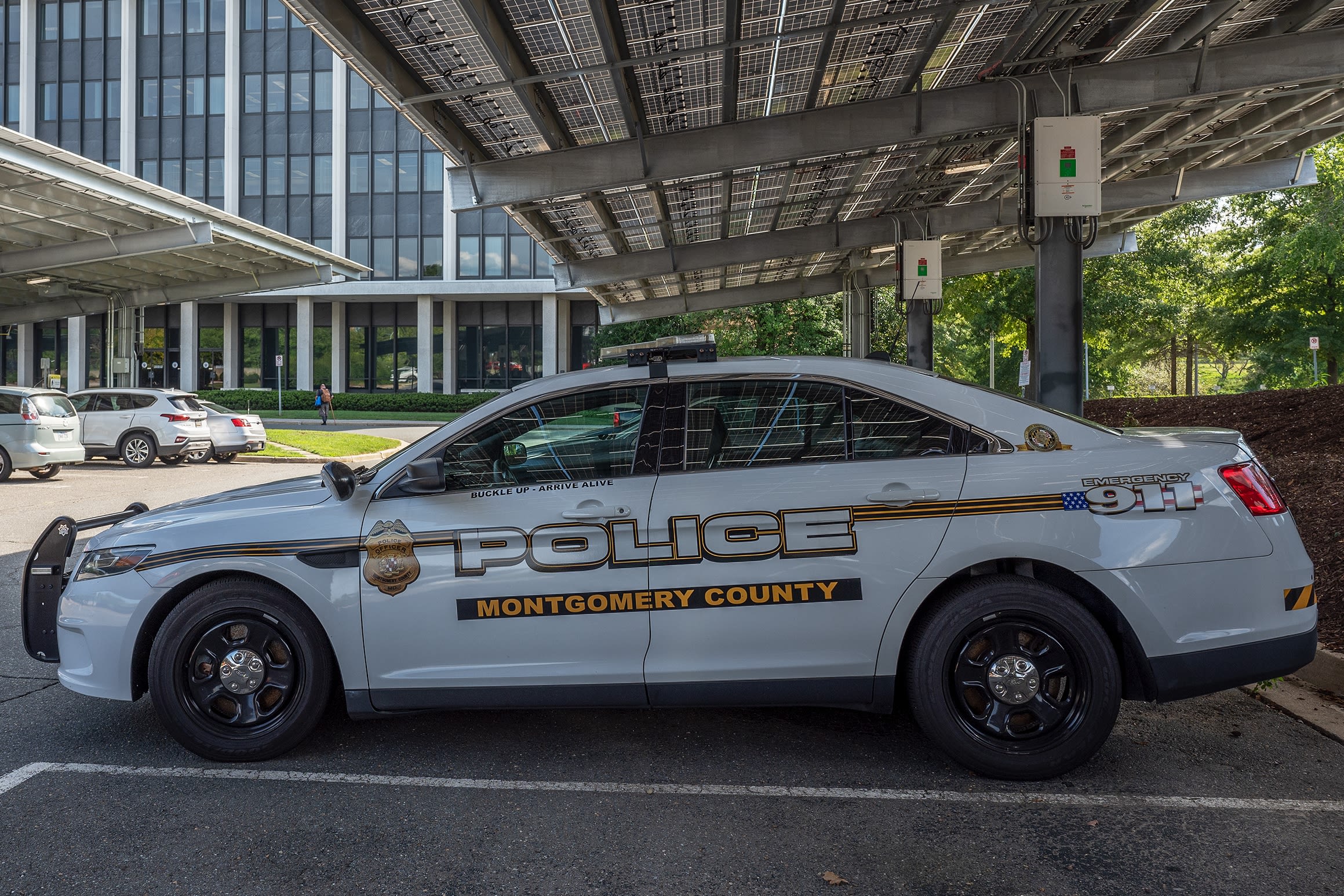 Police fatally shoot man during negotiations inside Gaithersburg apartment