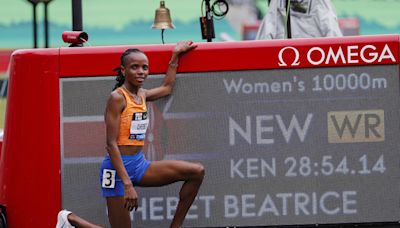 Beatrice Chebet logra el récord del mundo de 10.000m y baja de los 29 minutos