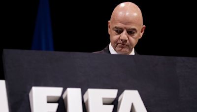 FIFA se inclina por romper su tradición al permitirá partidos de liga en otros países