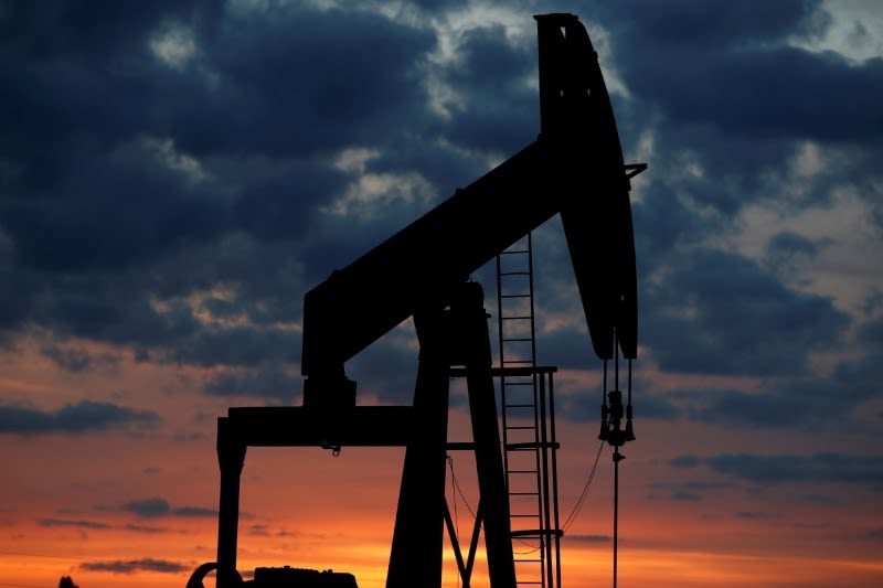 Oil prices climb on summer demand optimism By Reuters