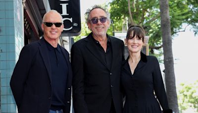 Tim Burton recibe su estrella en el Paseo de la Fama junto a Winona Ryder y Michael Keaton: "Conoce el dolor de los incomprendidos"