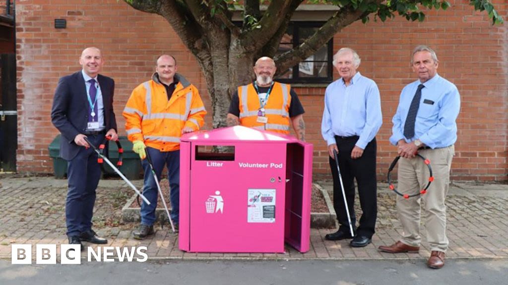 North Lincolnshire gets street pods for volunteer litter pickers