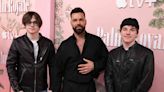 ¡Los mellizos de Ricky Martin deslumbran en la alfombra roja!