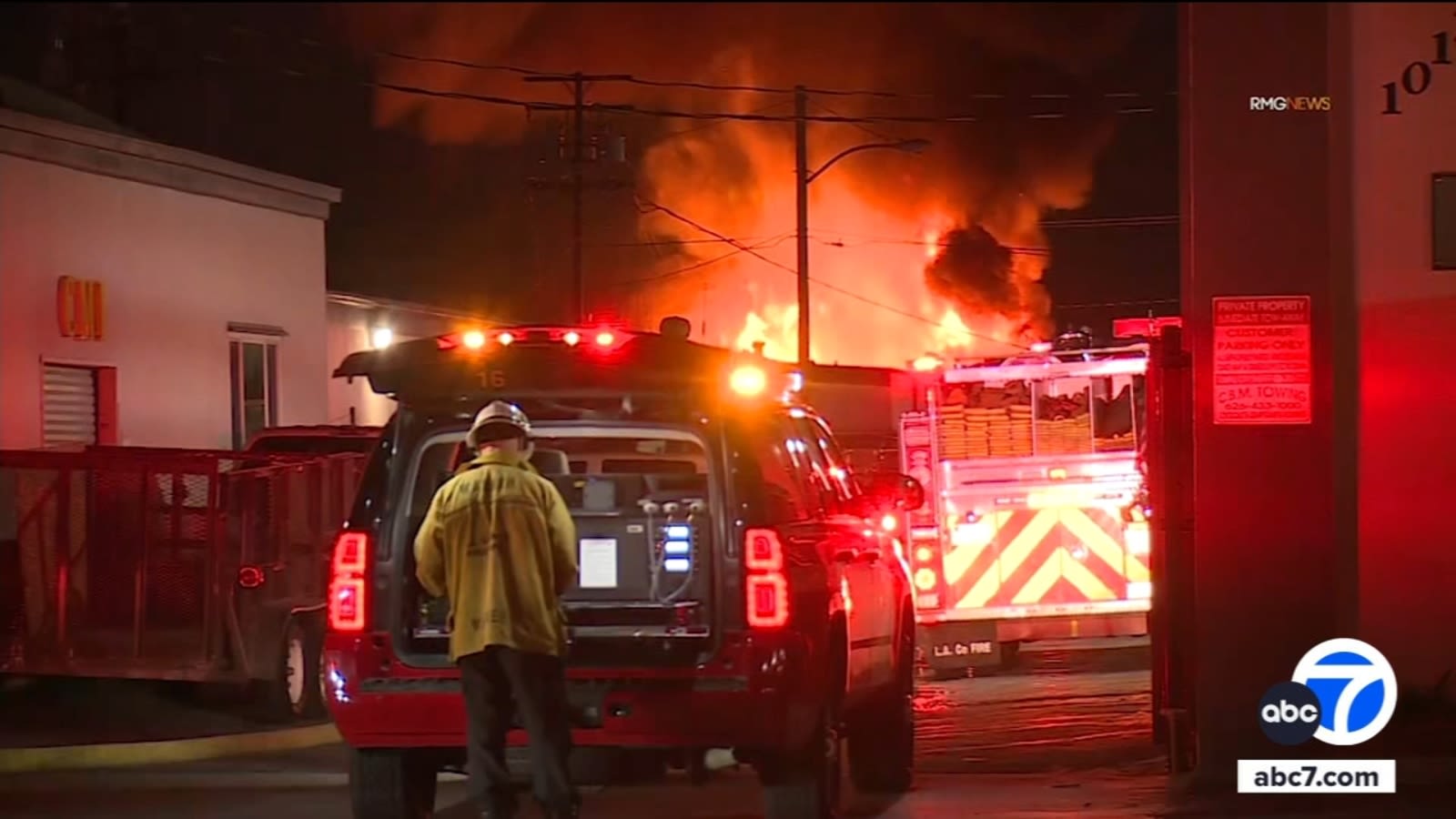1 dead after massive fire rips through warehouse in South El Monte