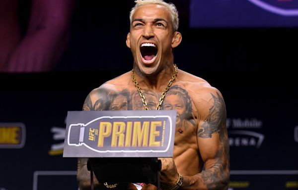 Charles Oliveira willing to be backup for Conor McGregor vs. Michael Chandler – under one condition