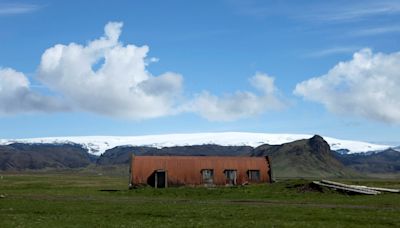 Glacial flood causes road to give way in southern Iceland