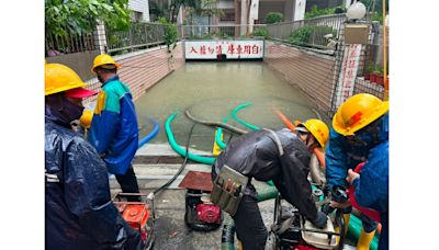 高雄三民區多處大樓淹水！地下室變泳池、800輛汽機車滅頂 居民哀嘆：損失至少1、20萬