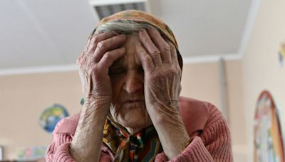 "Caminé y caminé", cuenta una ucraniana de 97 años, que huyó sola de su pueblo