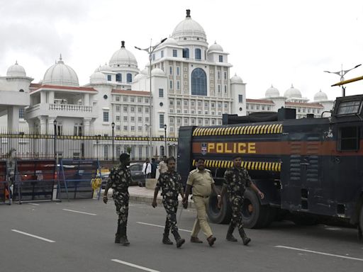 Job aspirants detained for protesting at Telangana Secretariat, Chikkadpally