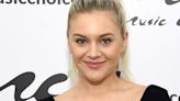 See Kelsea Ballerini's Unusual (And Hilarious) Wardrobe Malfunction Onstage