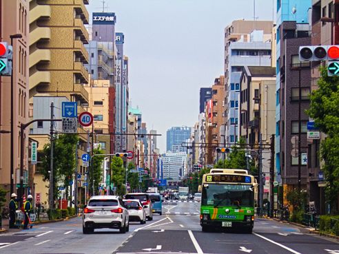 沖繩自駕誤停私人土地 被坑4.5萬還搶手機 日警：沒違法 - 生活