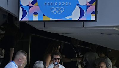 Tom Cruise confere final do futebol feminino entre Brasil e EUA na Olimpíada em Paris