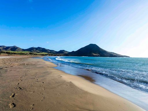 Níjar allana el camino para la construcción de un polémico hotel en Cabo de Gata